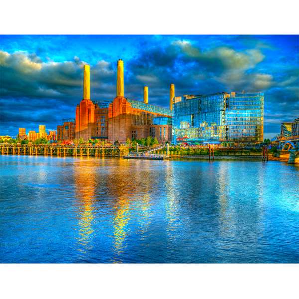 LONDON: BATTERSEA POWER STATION