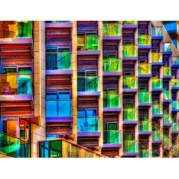 LONDON: CANARY WHARF BALCONIES